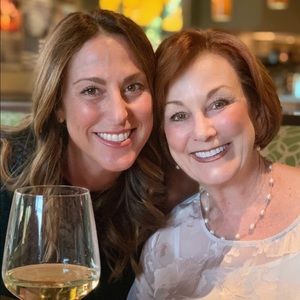 Meet your Posher, Elaine